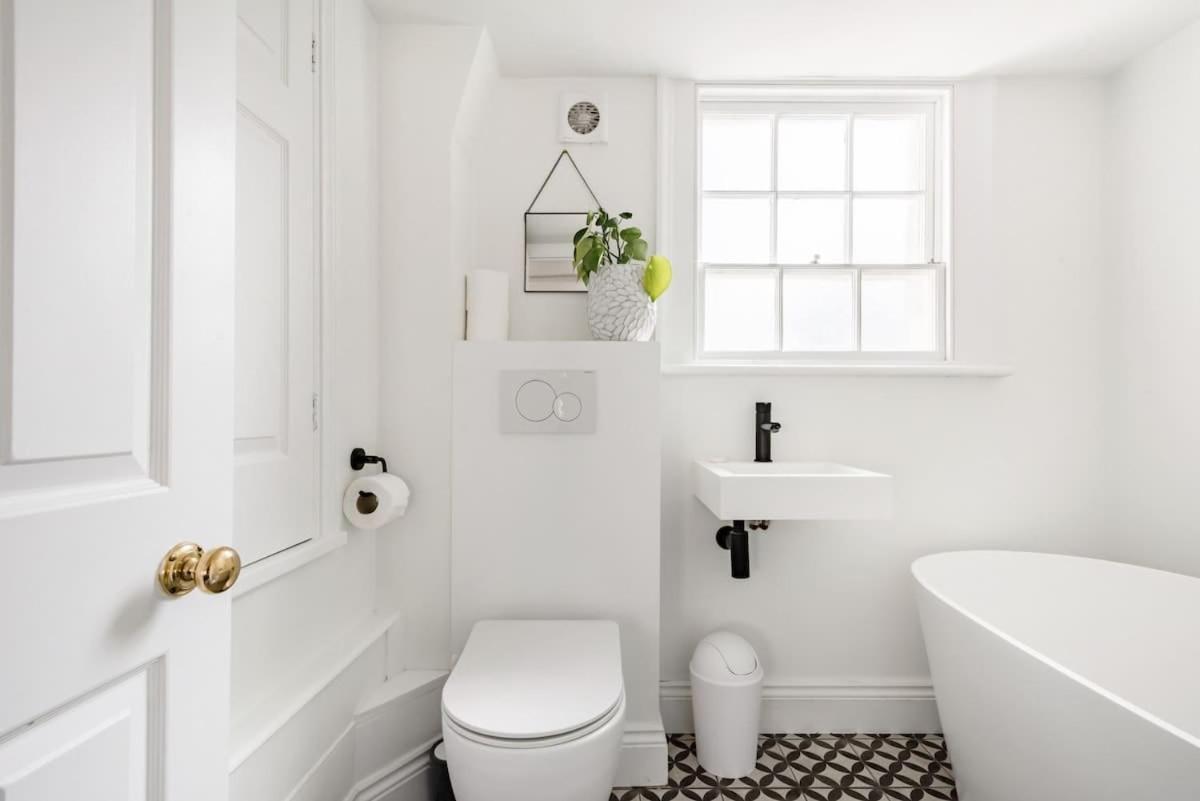 Central Georgian Townhouse With Free Parking Bath Zewnętrze zdjęcie