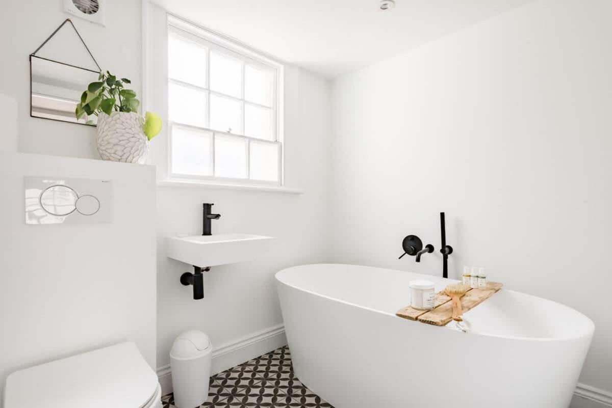 Central Georgian Townhouse With Free Parking Bath Zewnętrze zdjęcie